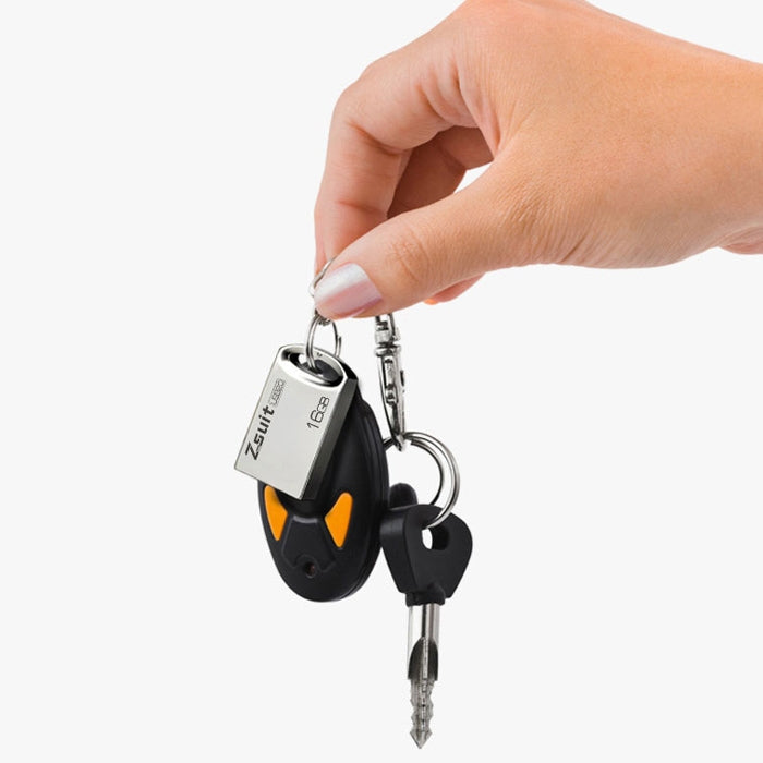 32GB USB 3.0 Flash Drive: Practical Gaming Accessory